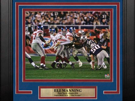 Eli Manning Super Bowl XLII Escape New York Giants 8  x 10  Framed Football Photo Online Hot Sale